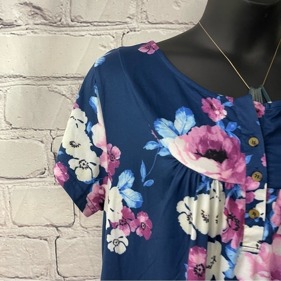 Tops - Amelia floral top womens xL